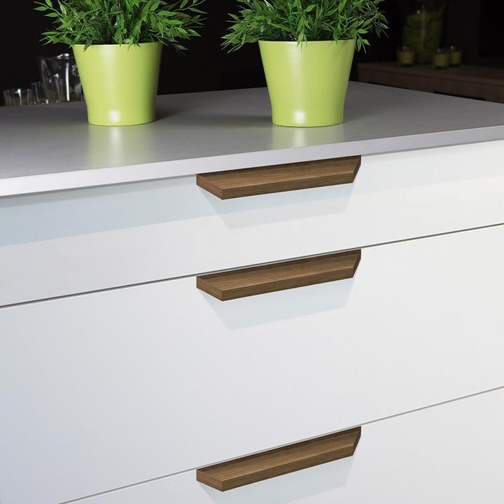 BARCCO Massivholz Profilgriff für Schränke und Schubladen im modernen Design