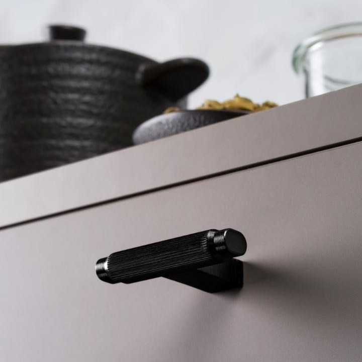 BROOKLYN Möbelgriff und Möbelknopf aus Aluminium für Schränke und Schubladen im modernen Design