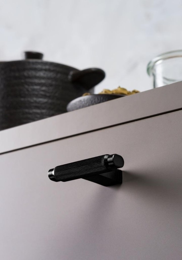 BROOKLYN Möbelgriff und Möbelknopf aus Aluminium für Schränke und Schubladen im modernen Design