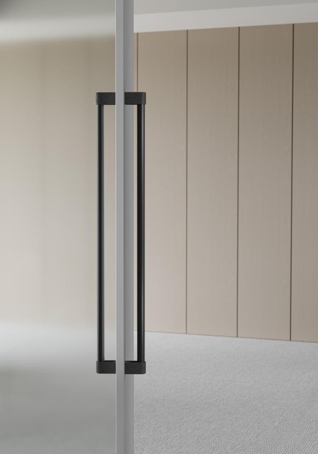 CASEY BIG BBS aluminium pull handle with textured Lava Black and Matt Black, Polished Titanium Black or Matt Bronze finishes.